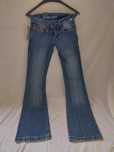 Blugi de dama wide leg.